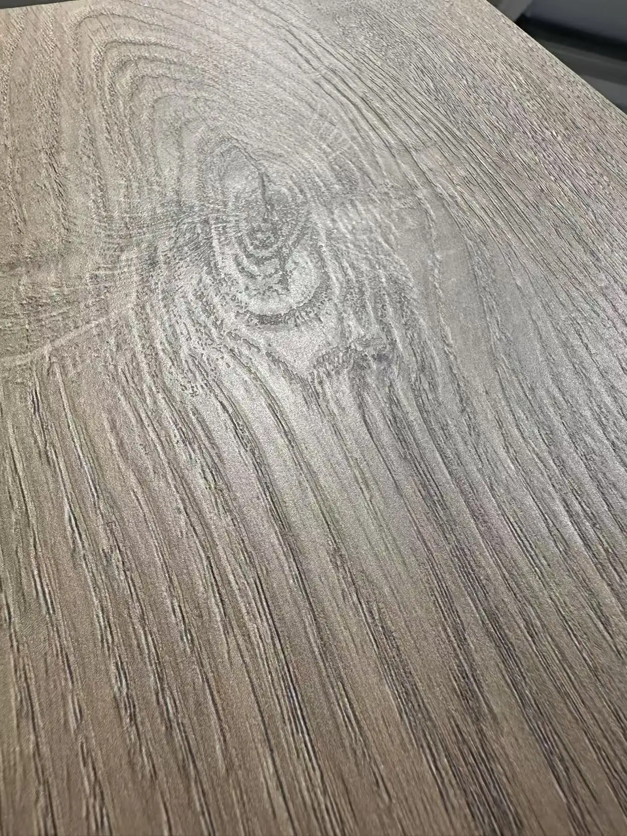 laminate flooring embossed in register